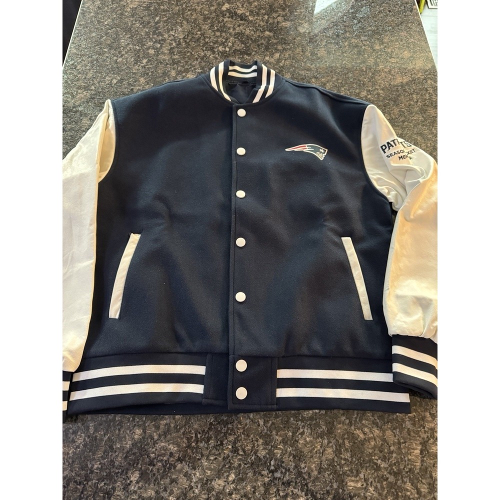 New England Patriots Season Ticket Member Varsity Jacket Navy Blue Cream Mens L